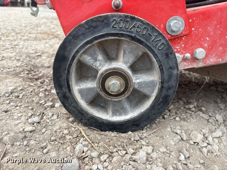 image for item FG2919 2013 Husqvarna FS400LV concrete saw
