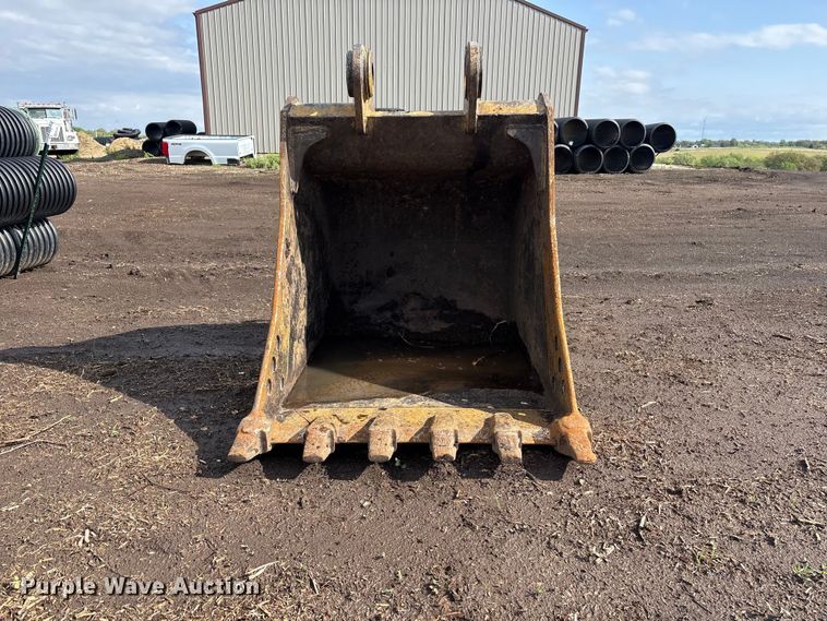 image for item FG2942 Caterpillar 324E excavator bucket