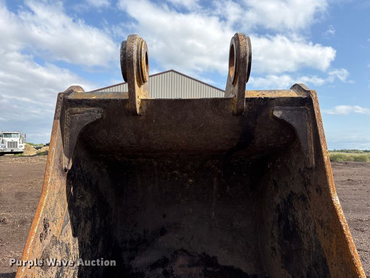 image for item FG2942 Caterpillar 324E excavator bucket