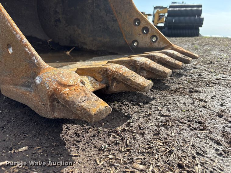 image for item FG2942 Caterpillar 324E excavator bucket