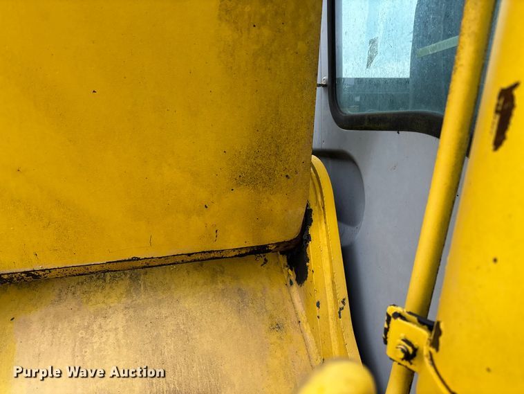 image for item FH7051 2004 Kobelco SK210LC excavator