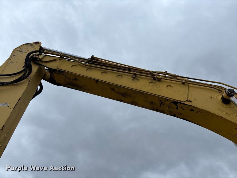 image for item FH7051 2004 Kobelco SK210LC excavator