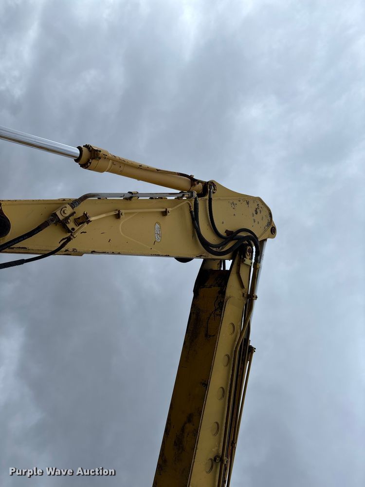 image for item FH7051 2004 Kobelco SK210LC excavator