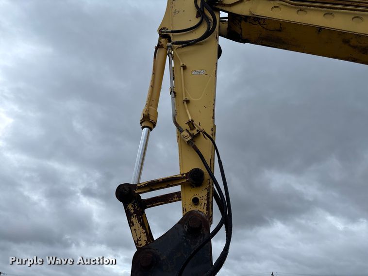 image for item FH7051 2004 Kobelco SK210LC excavator