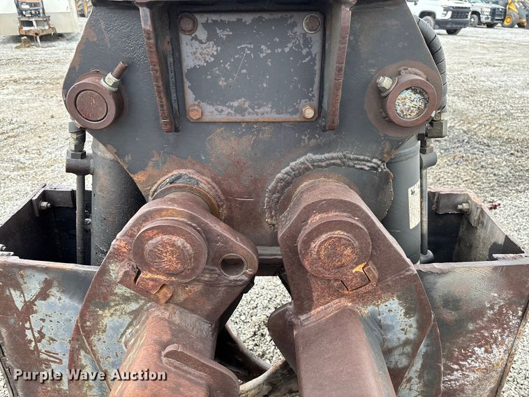 image for item FH7051 2004 Kobelco SK210LC excavator