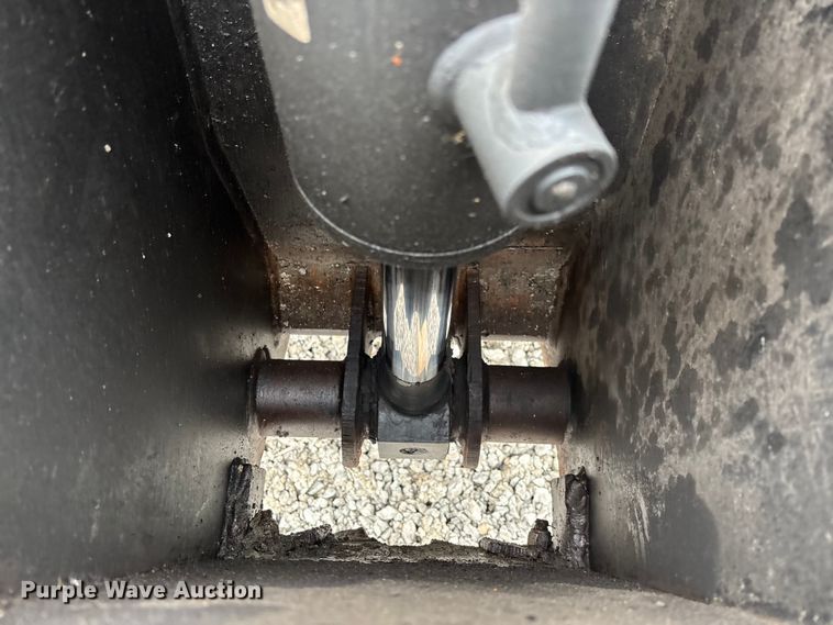 image for item FH7051 2004 Kobelco SK210LC excavator