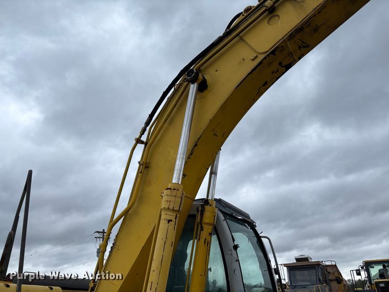 image for item FH7051 2004 Kobelco SK210LC excavator