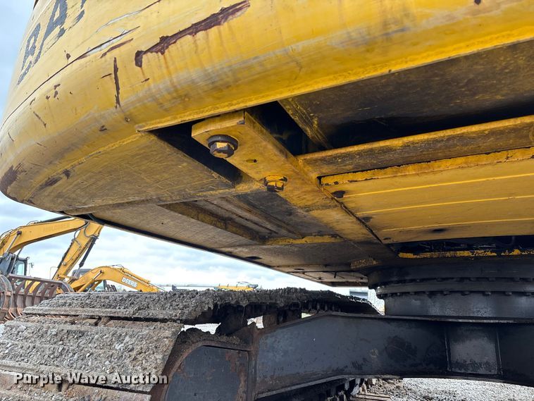 image for item FH7051 2004 Kobelco SK210LC excavator