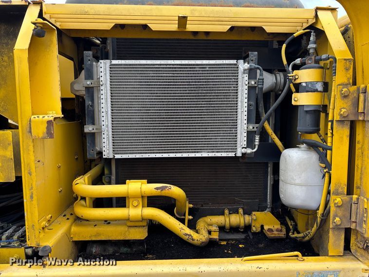 image for item FH7051 2004 Kobelco SK210LC excavator