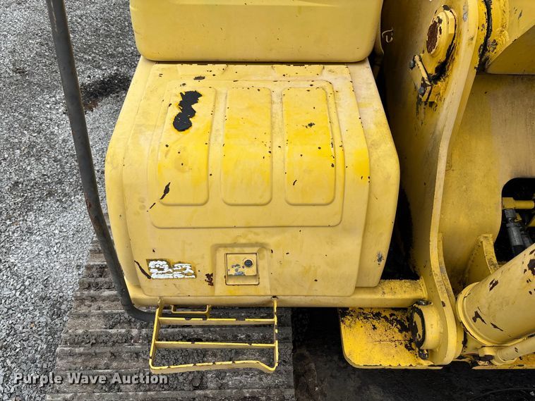 image for item FH7051 2004 Kobelco SK210LC excavator