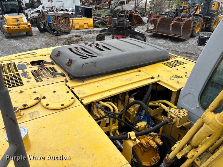 image for item FH7051 2004 Kobelco SK210LC excavator