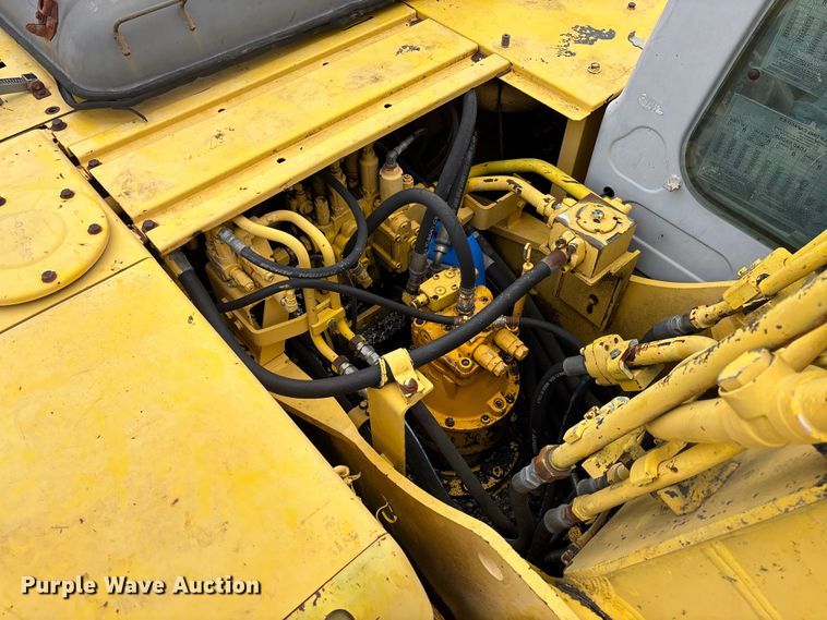 image for item FH7051 2004 Kobelco SK210LC excavator