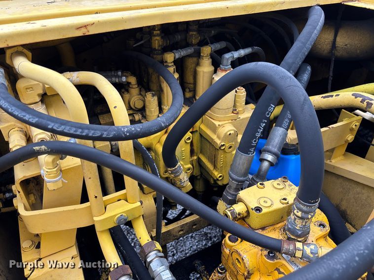 image for item FH7051 2004 Kobelco SK210LC excavator