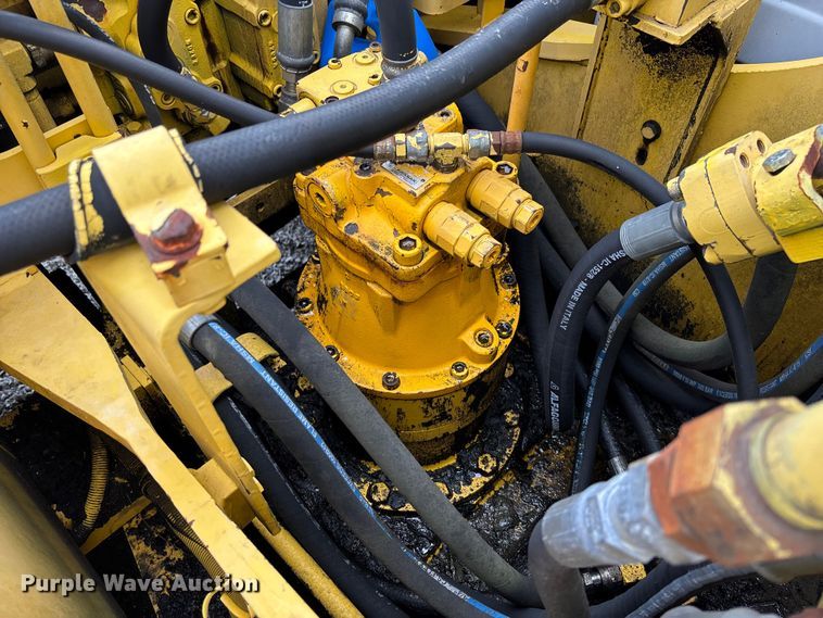 image for item FH7051 2004 Kobelco SK210LC excavator