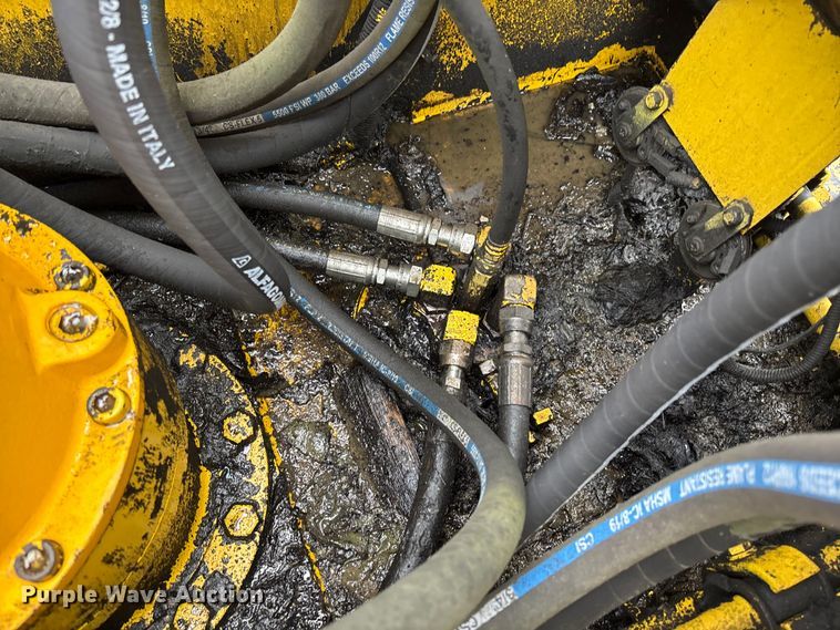 image for item FH7051 2004 Kobelco SK210LC excavator