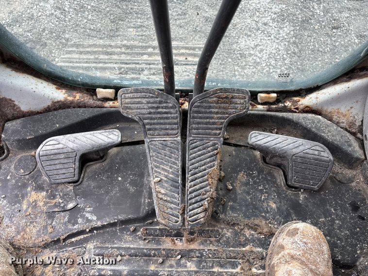 image for item FH7051 2004 Kobelco SK210LC excavator