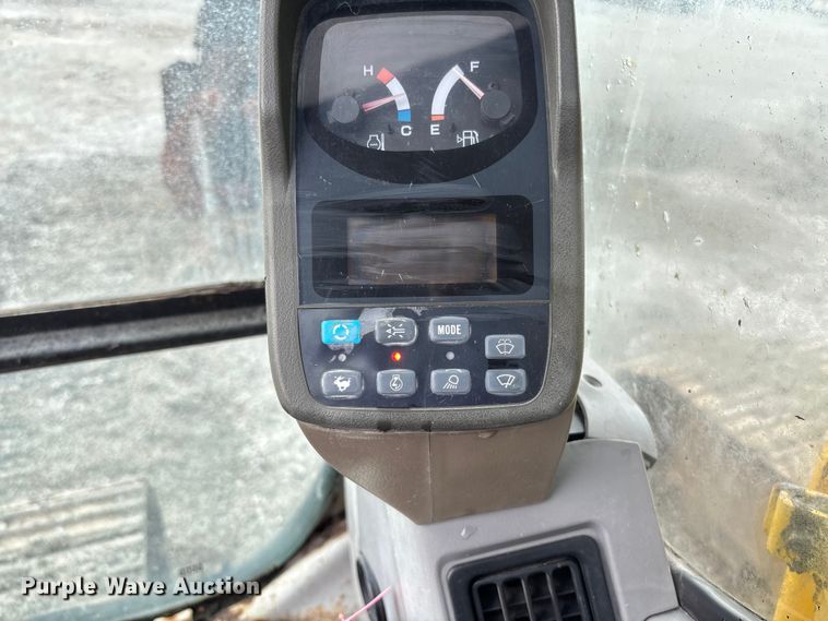 image for item FH7051 2004 Kobelco SK210LC excavator