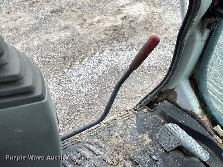 image for item FH7051 2004 Kobelco SK210LC excavator