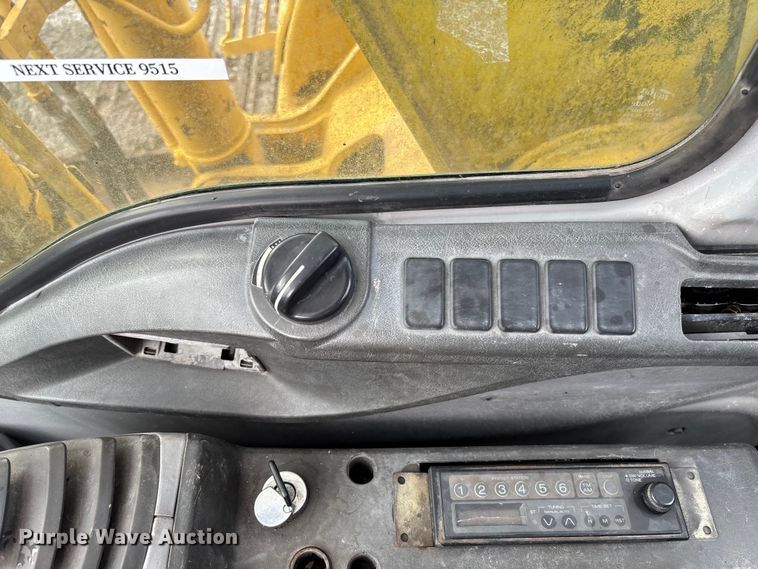 image for item FH7051 2004 Kobelco SK210LC excavator