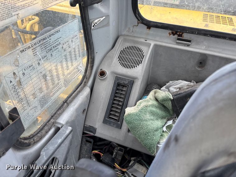 image for item FH7051 2004 Kobelco SK210LC excavator