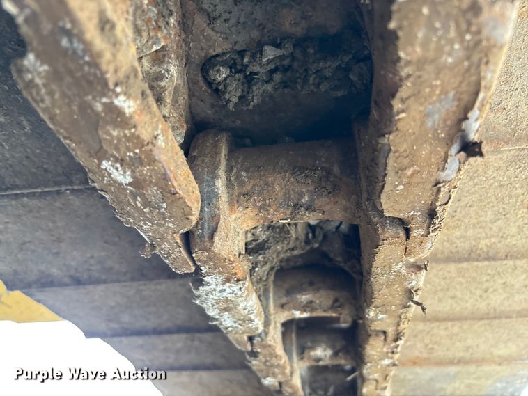 image for item FH7051 2004 Kobelco SK210LC excavator