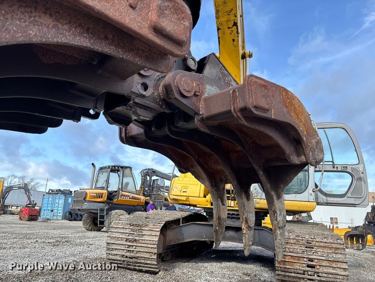 image for item FH7051 2004 Kobelco SK210LC excavator