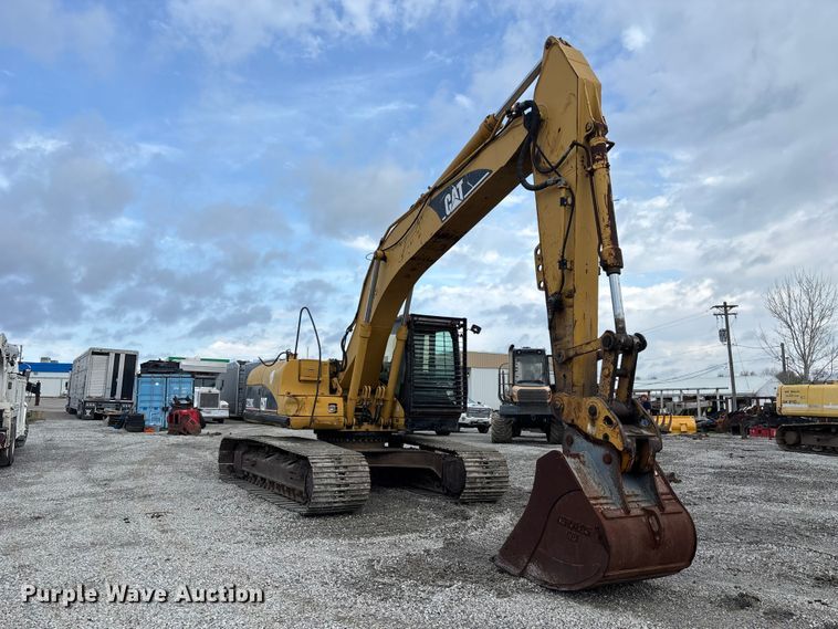 image for item FH7052 2007 Caterpillar 320C L excavator