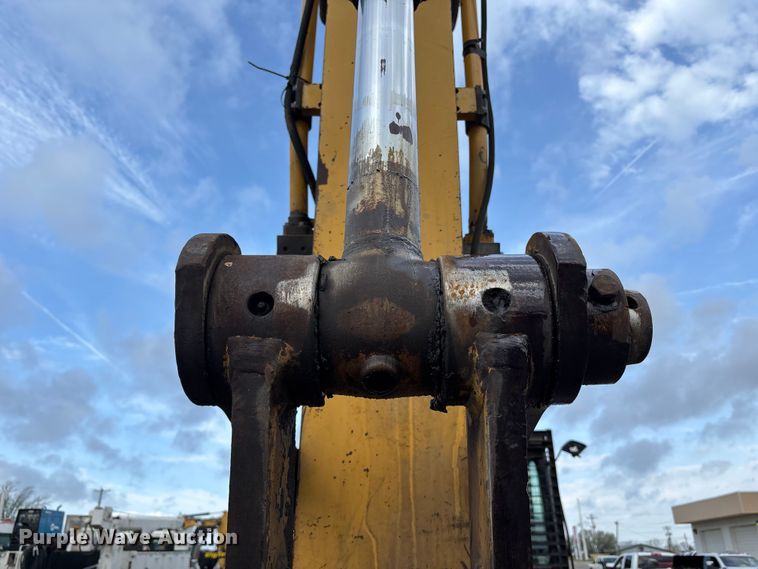 image for item FH7052 2007 Caterpillar 320C L excavator