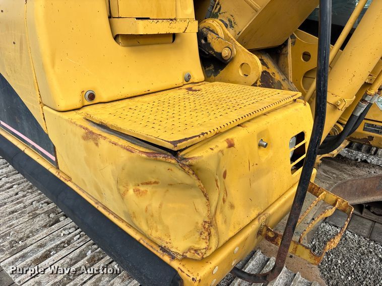 image for item FH7052 2007 Caterpillar 320C L excavator