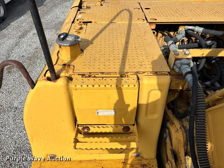 image for item FH7052 2007 Caterpillar 320C L excavator