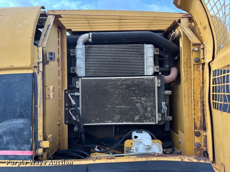 image for item FH7052 2007 Caterpillar 320C L excavator