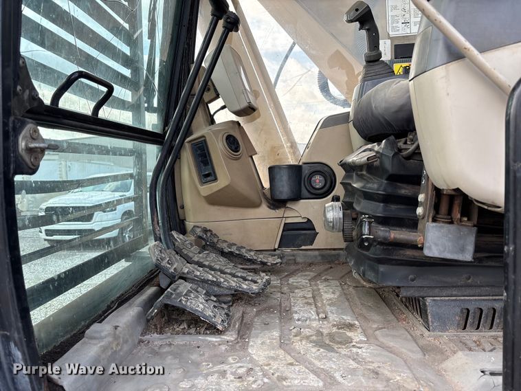 image for item FH7052 2007 Caterpillar 320C L excavator