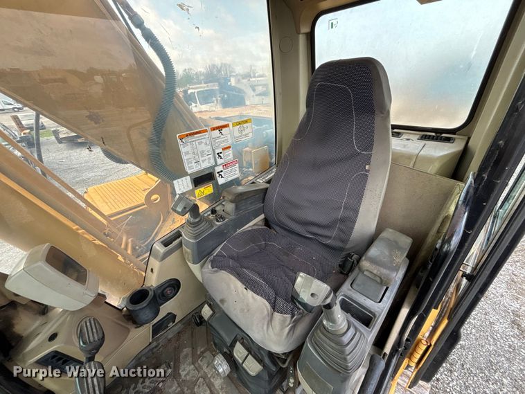 image for item FH7052 2007 Caterpillar 320C L excavator