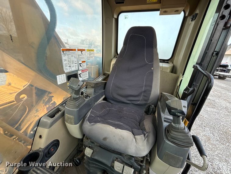 image for item FH7052 2007 Caterpillar 320C L excavator