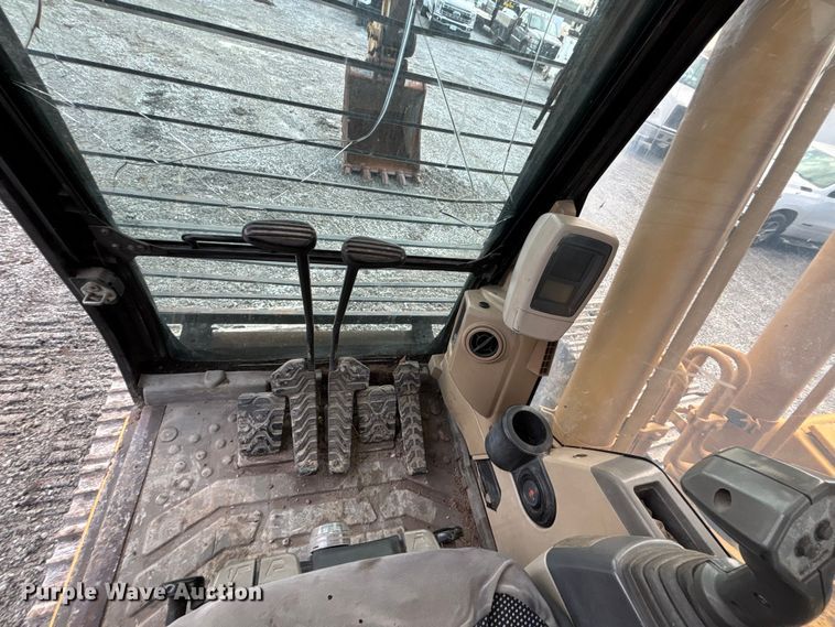 image for item FH7052 2007 Caterpillar 320C L excavator