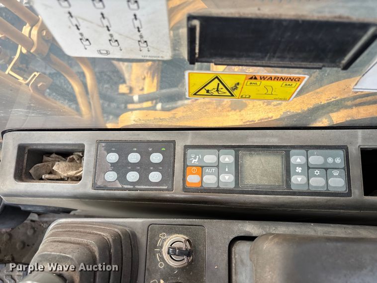 image for item FH7052 2007 Caterpillar 320C L excavator