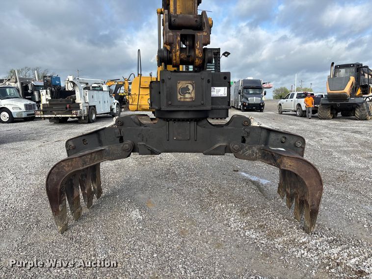 image for item FH7053 RotoBec RPA3045MAT-A -CUI-JY1-A scrap grapple