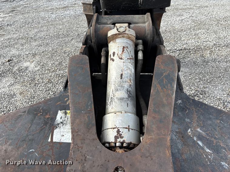 image for item FH7053 RotoBec RPA3045MAT-A -CUI-JY1-A scrap grapple