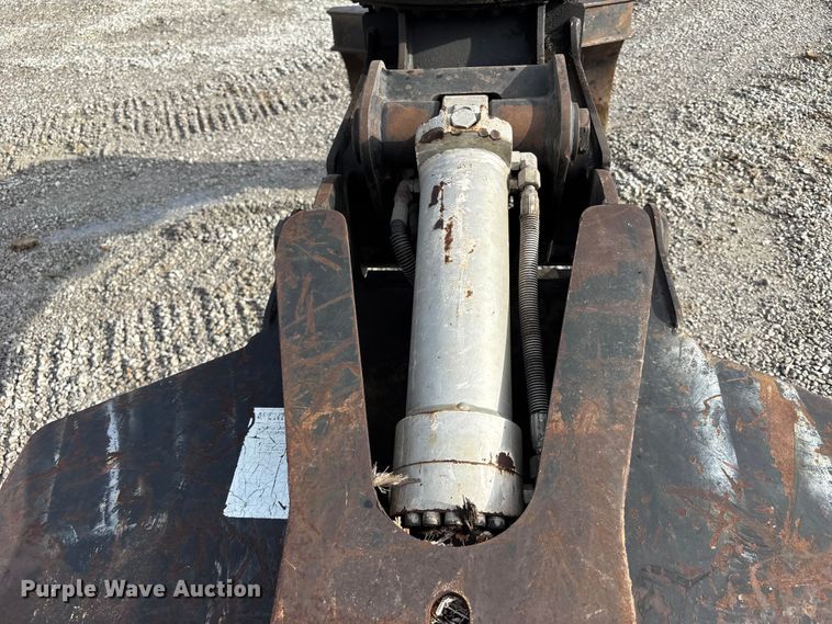 image for item FH7053 RotoBec RPA3045MAT-A -CUI-JY1-A scrap grapple