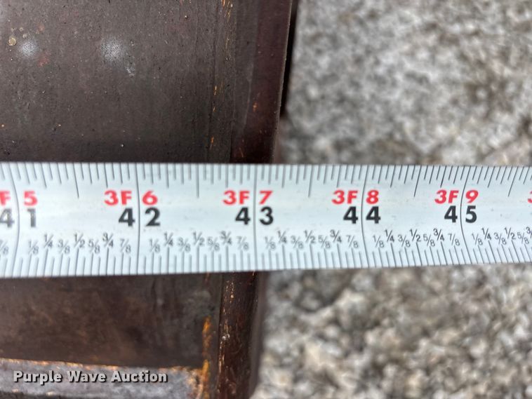 image for item FH7054 2005 John Deere 200C LC excavator