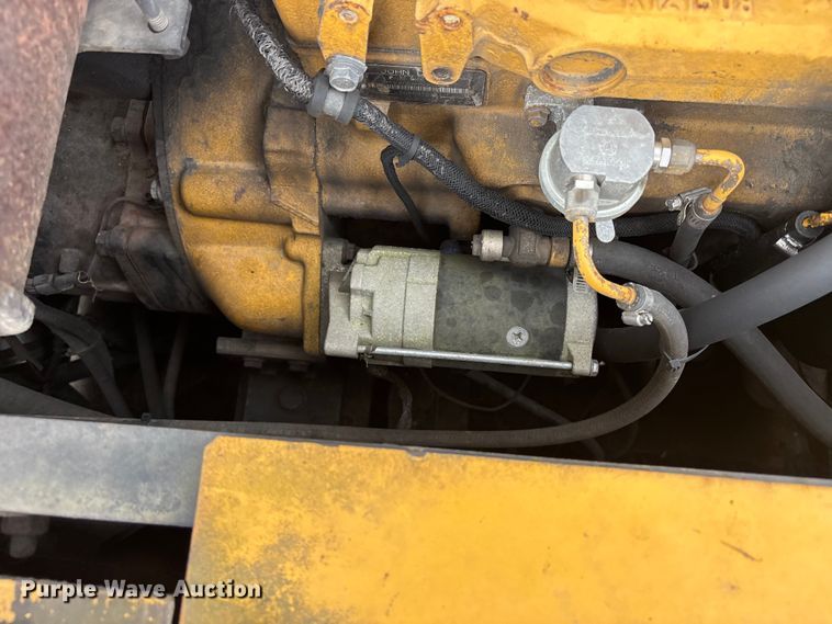 image for item FH7054 2005 John Deere 200C LC excavator