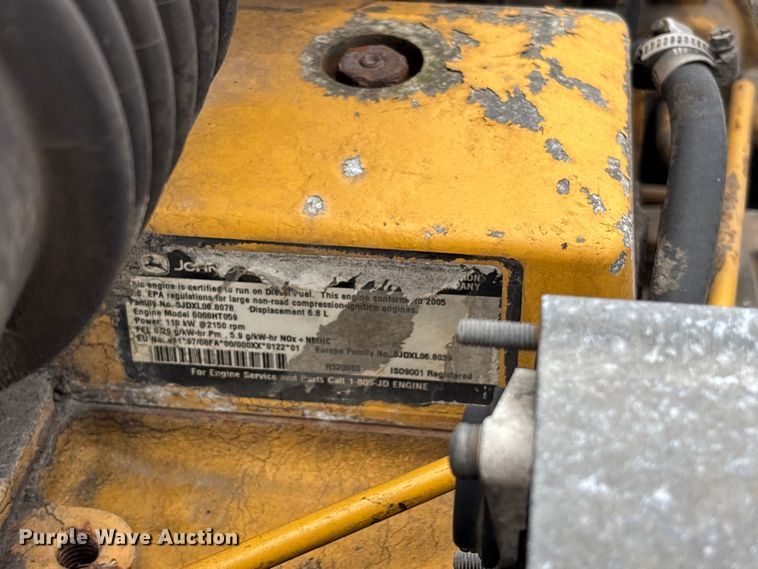 image for item FH7054 2005 John Deere 200C LC excavator