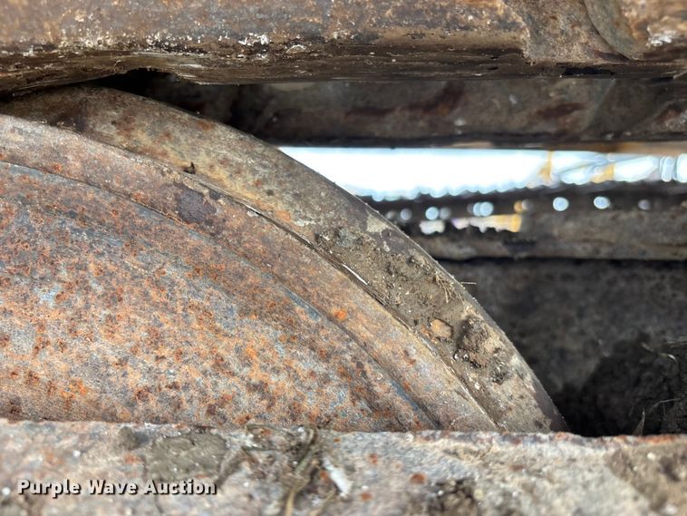 image for item FH7054 2005 John Deere 200C LC excavator