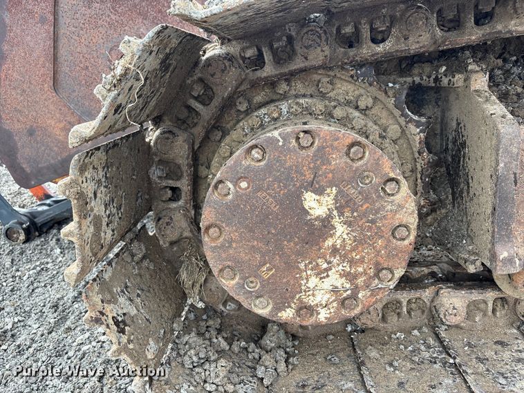 image for item FH7054 2005 John Deere 200C LC excavator