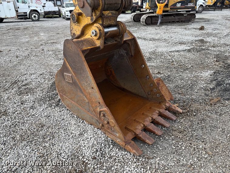 image for item FH7055 2010 Caterpillar 321D LCR excavator