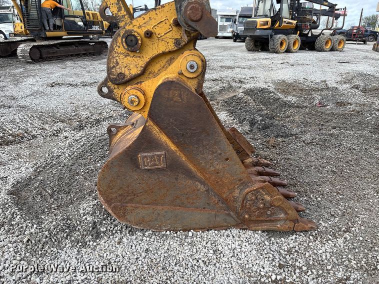 image for item FH7055 2010 Caterpillar 321D LCR excavator