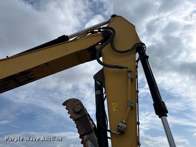 image for item FH7055 2010 Caterpillar 321D LCR excavator