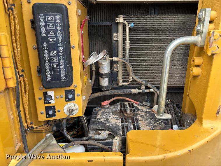 image for item FH7055 2010 Caterpillar 321D LCR excavator