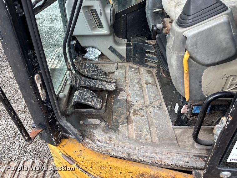 image for item FH7055 2010 Caterpillar 321D LCR excavator