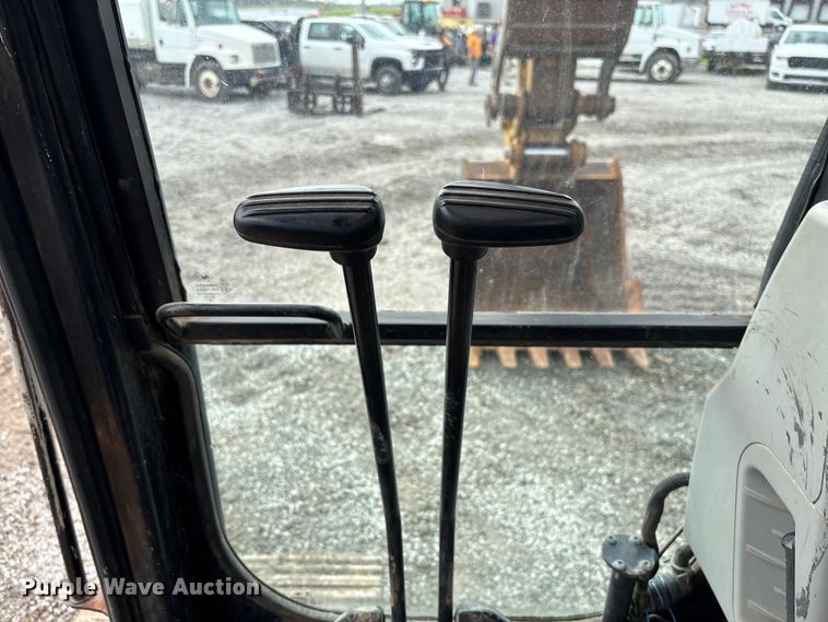 image for item FH7055 2010 Caterpillar 321D LCR excavator